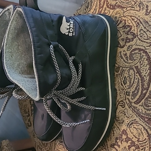 Women's size 9.5 Sorel Boots - Picture 3 of 7